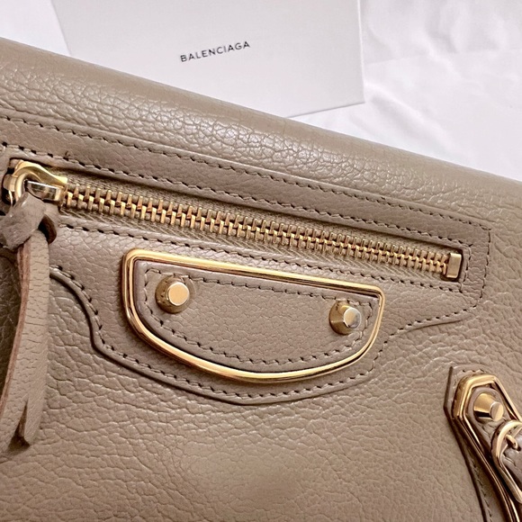 BALENCIAGA WALLET in beige latte with gold hardware - Picture 7 of 8